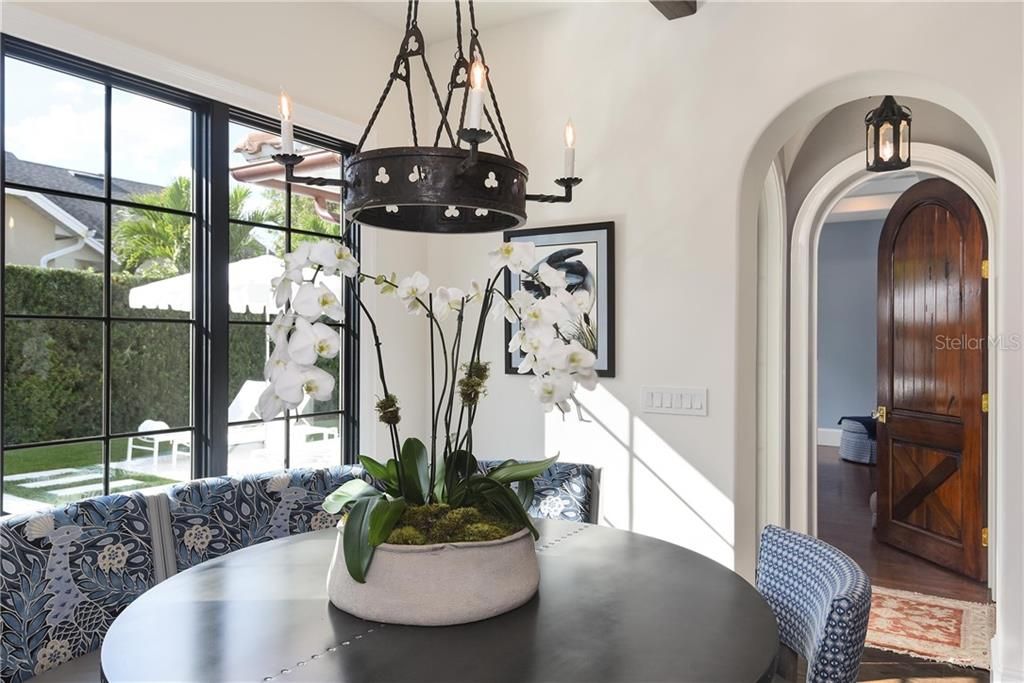 Recently Sold: $2,495,000 (4 beds, 4 baths, 4176 Square Feet)