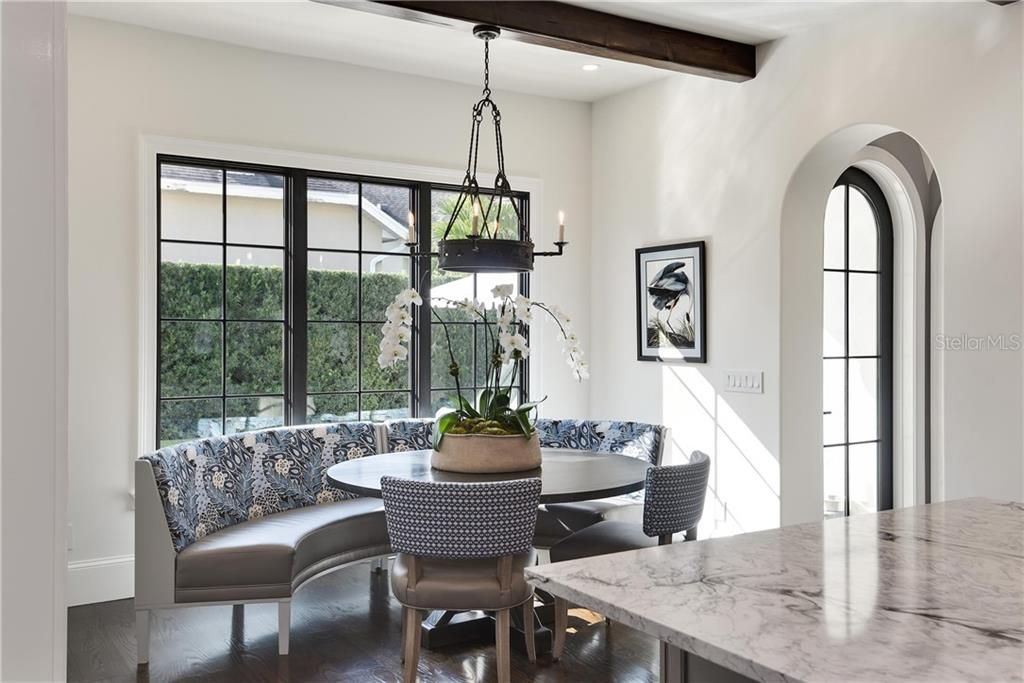 Recently Sold: $2,495,000 (4 beds, 4 baths, 4176 Square Feet)