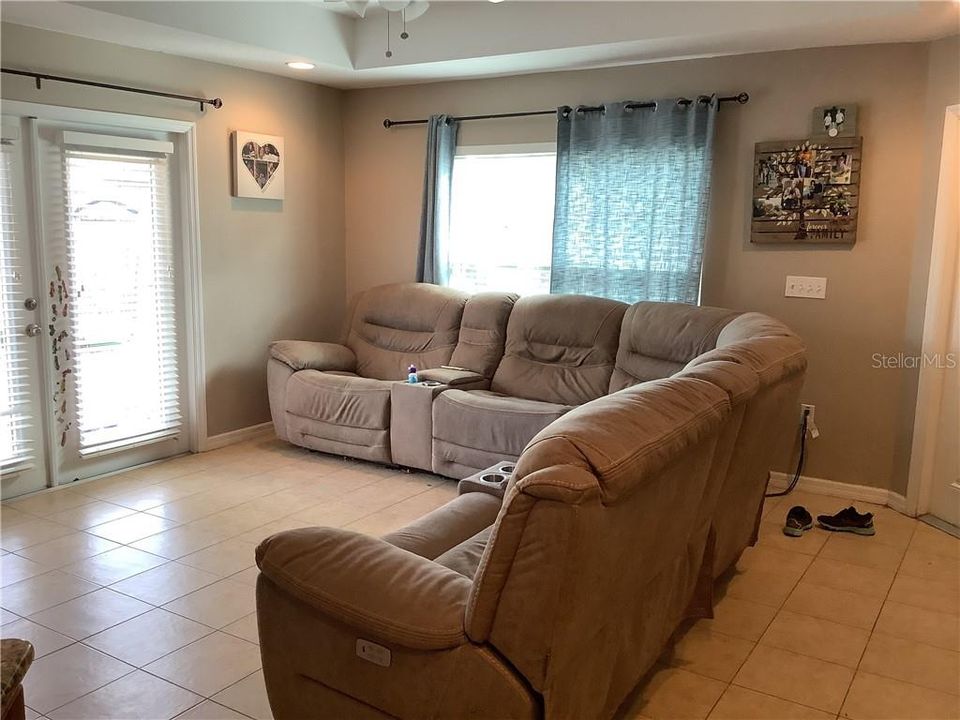 Recently Sold: $164,857 (3 beds, 2 baths, 1288 Square Feet)