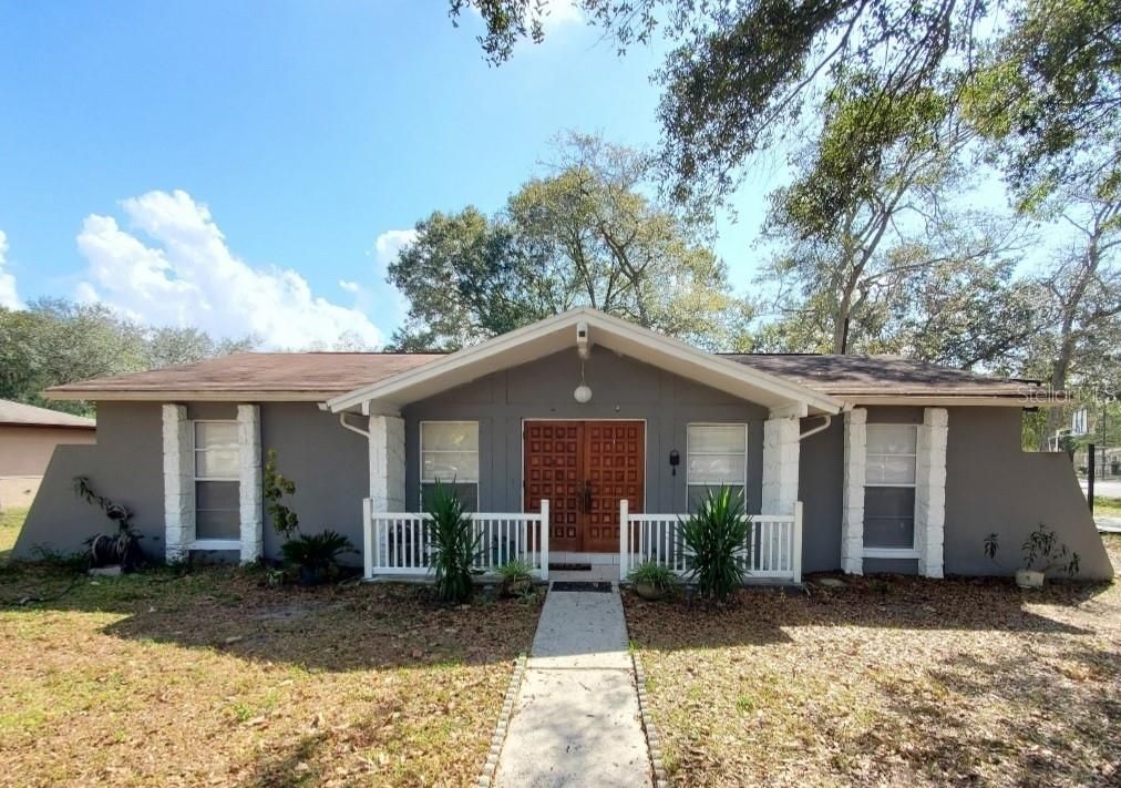 Recently Sold: $220,000 (4 beds, 2 baths, 1494 Square Feet)