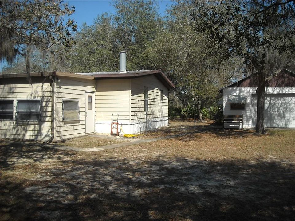 Recently Sold: $89,900 (3 beds, 2 baths, 1300 Square Feet)