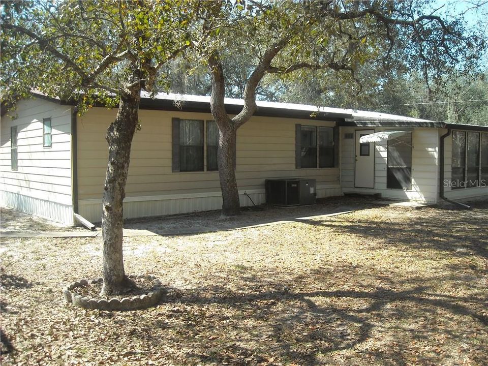 Recently Sold: $89,900 (3 beds, 2 baths, 1300 Square Feet)
