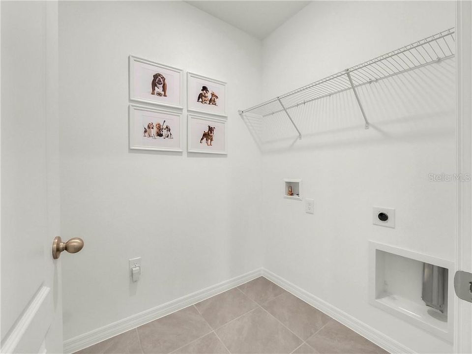 最近售出: $311,990 (4 贝兹, 2 浴室, 1828 平方英尺)