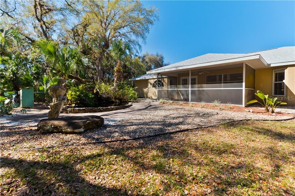 Recently Sold: $230,000 (3 beds, 2 baths, 1430 Square Feet)