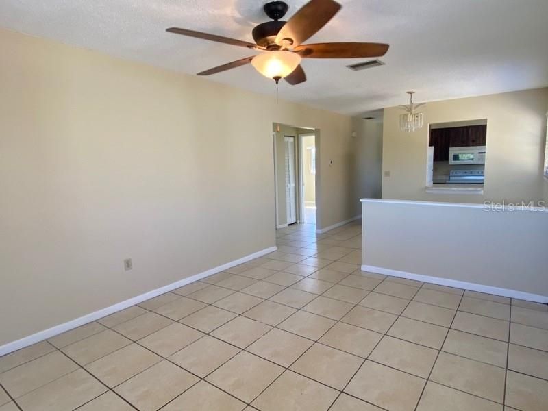 Recently Rented: $1,000 (2 beds, 1 baths, 3456 Square Feet)