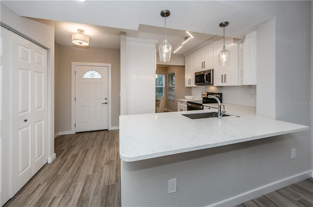 Recently Sold: $369,900 (2 beds, 2 baths, 1386 Square Feet)