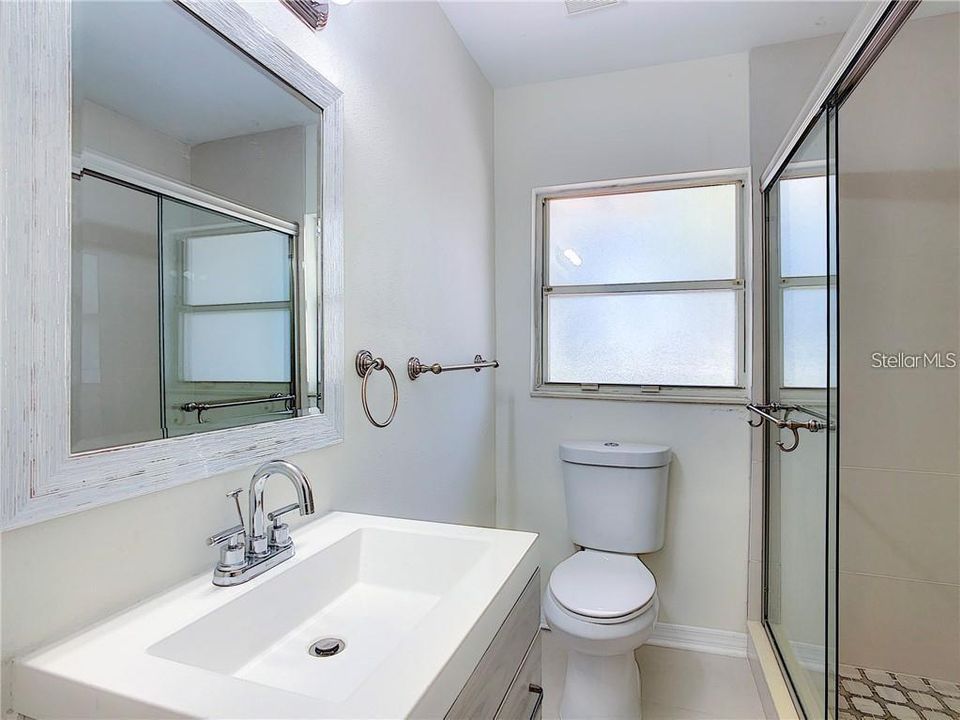 最近租的: $1,600 (2 贝兹, 1 浴室, 1429 平方英尺)