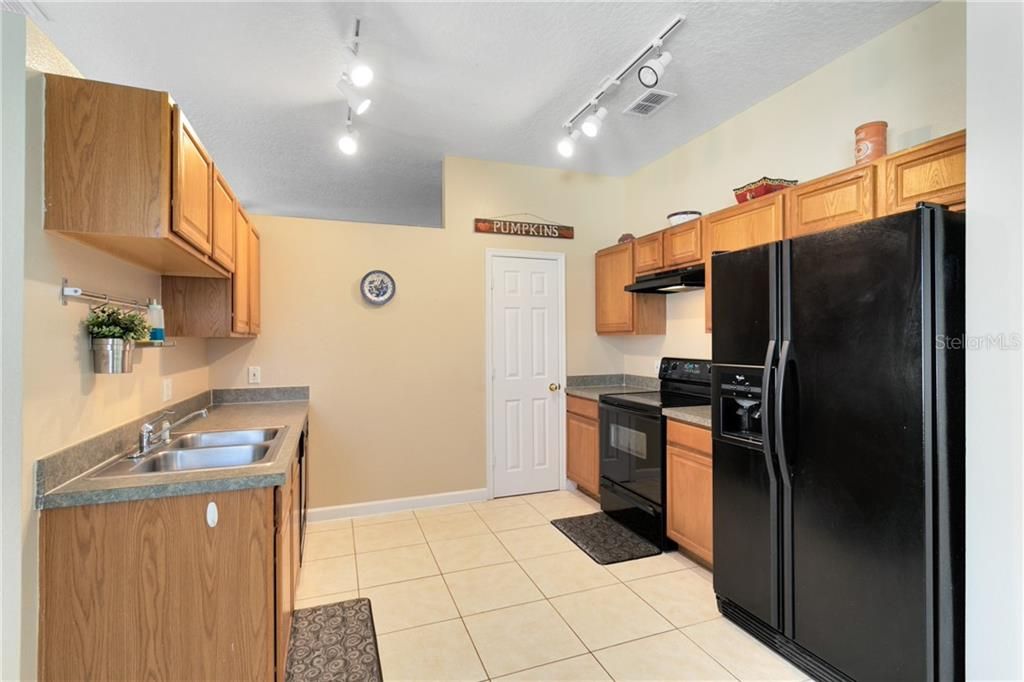 Recently Sold: $304,900 (3 beds, 2 baths, 1565 Square Feet)