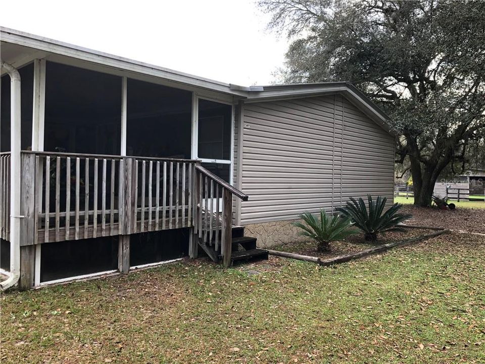 Recently Sold: $220,000 (3 beds, 2 baths, 1104 Square Feet)