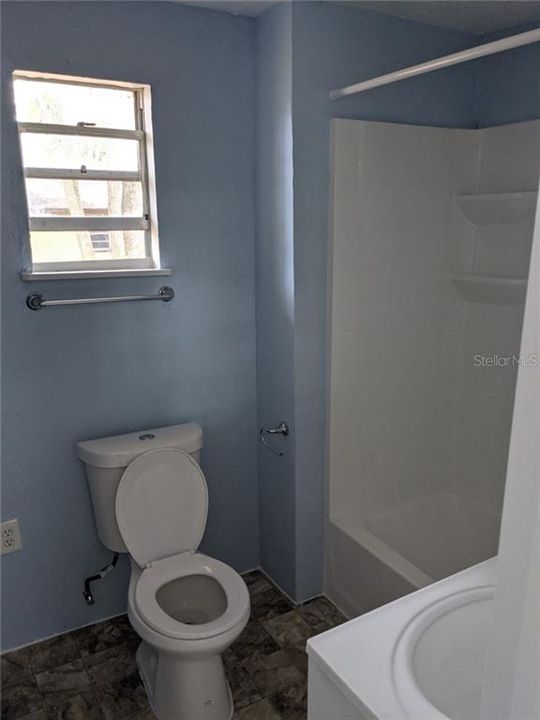 Recently Sold: $79,900 (2 beds, 1 baths, 686 Square Feet)