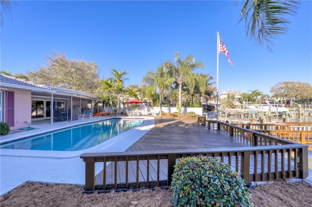 Recently Sold: $899,900 (2 beds, 2 baths, 1684 Square Feet)