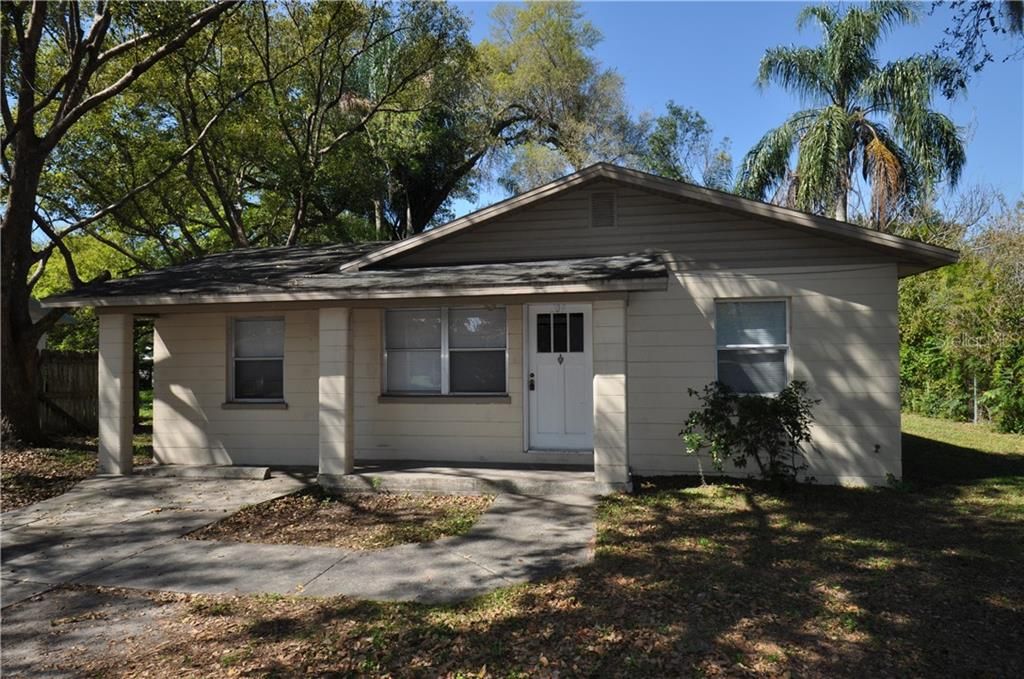 Recently Rented: $1,095 (3 beds, 1 baths, 988 Square Feet)