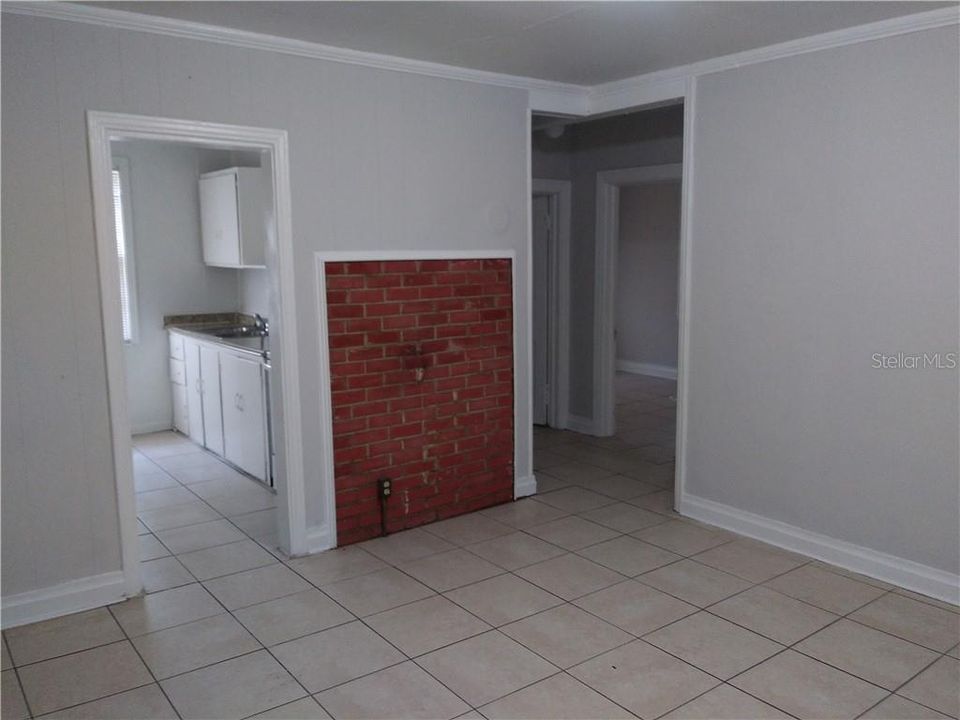 Recently Rented: $750 (2 beds, 1 baths, 625 Square Feet)