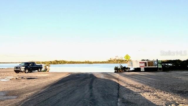 A short 2 mile drive to the public boat ramp and Ozello Community Park.