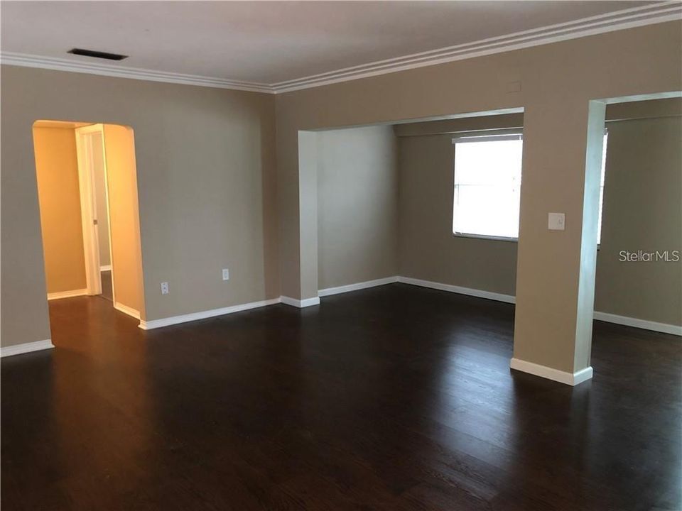 Recently Rented: $1,850 (2 beds, 1 baths, 1350 Square Feet)