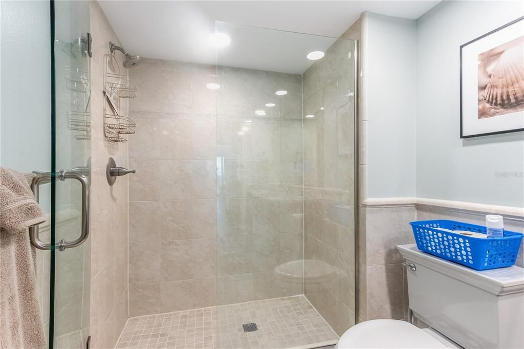 最近租的: $4,000 (2 贝兹, 2 浴室, 1600 平方英尺)