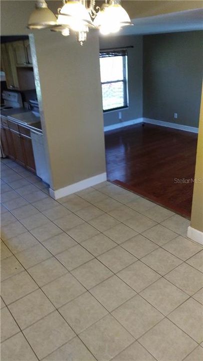 Recently Rented: $1,225 (3 beds, 1 baths, 1068 Square Feet)