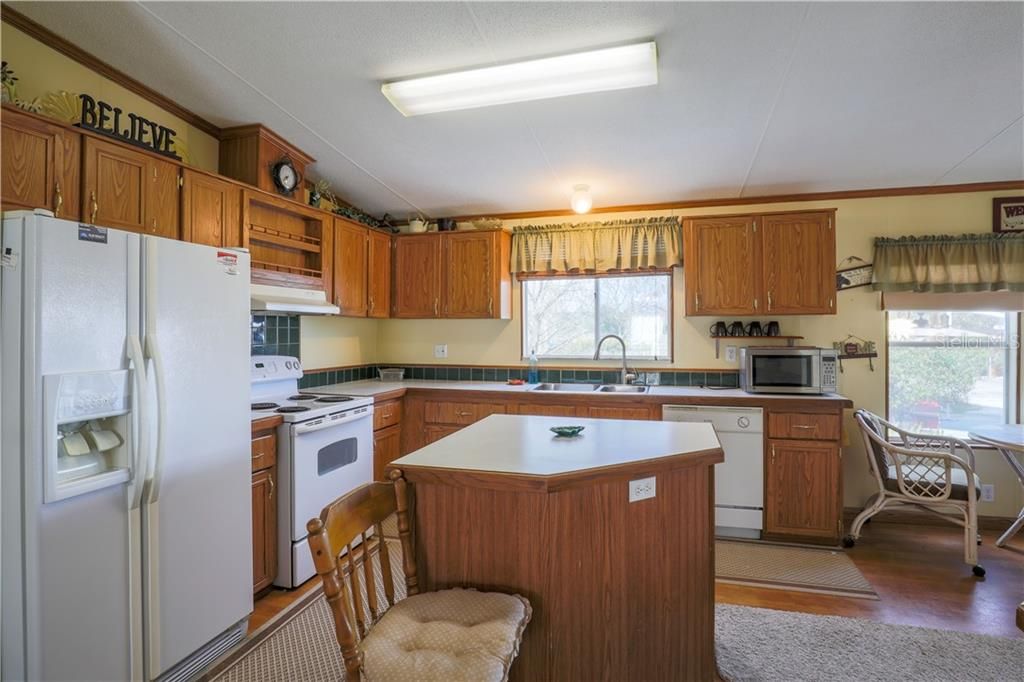 Recently Sold: $135,000 (3 beds, 2 baths, 1632 Square Feet)