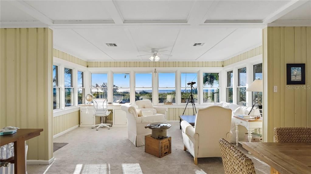 Recently Sold: $2,950,000 (3 beds, 3 baths, 2161 Square Feet)