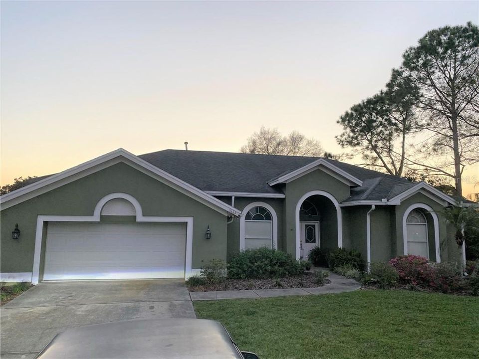 Vendido Recientemente: $290,000 (3 camas, 4 baños, 2494 Pies cuadrados)