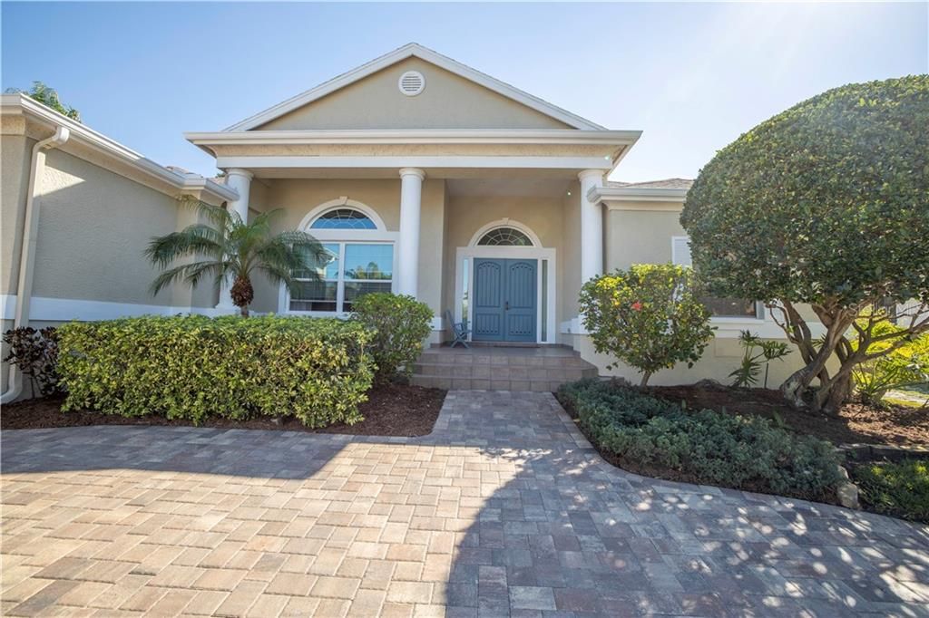 Recently Sold: $989,000 (4 beds, 3 baths, 3337 Square Feet)
