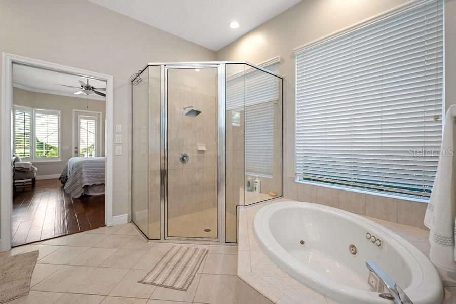 最近售出: $589,900 (4 贝兹, 3 浴室, 2712 平方英尺)