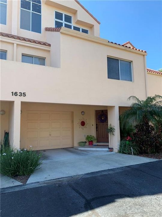 Recently Sold: $429,900 (3 beds, 2 baths, 2167 Square Feet)