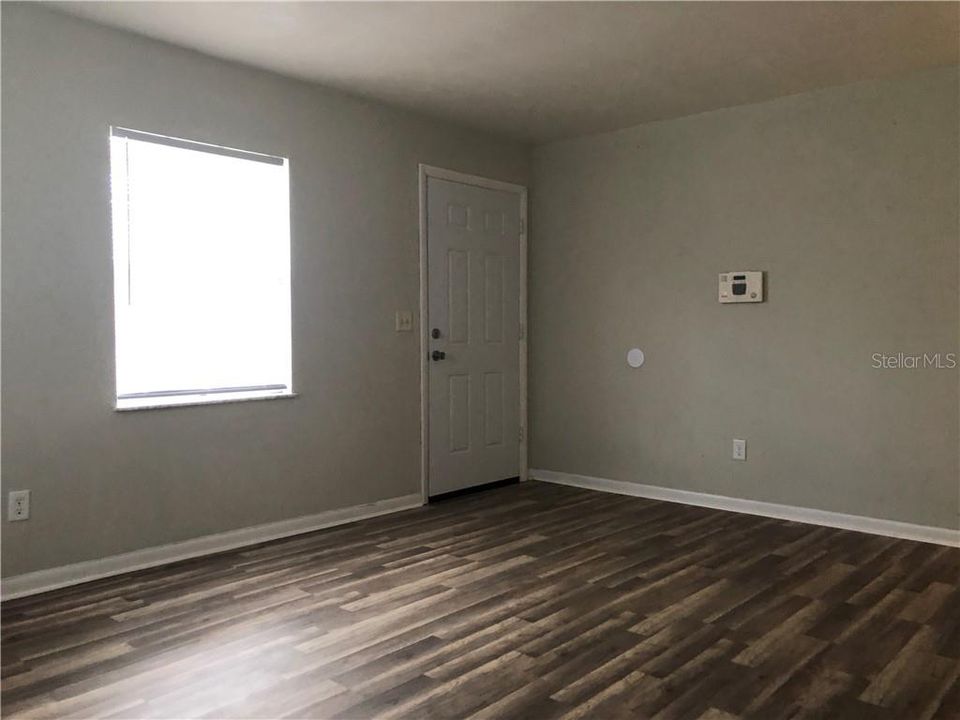 Recently Sold: $129,900 (2 beds, 1 baths, 816 Square Feet)