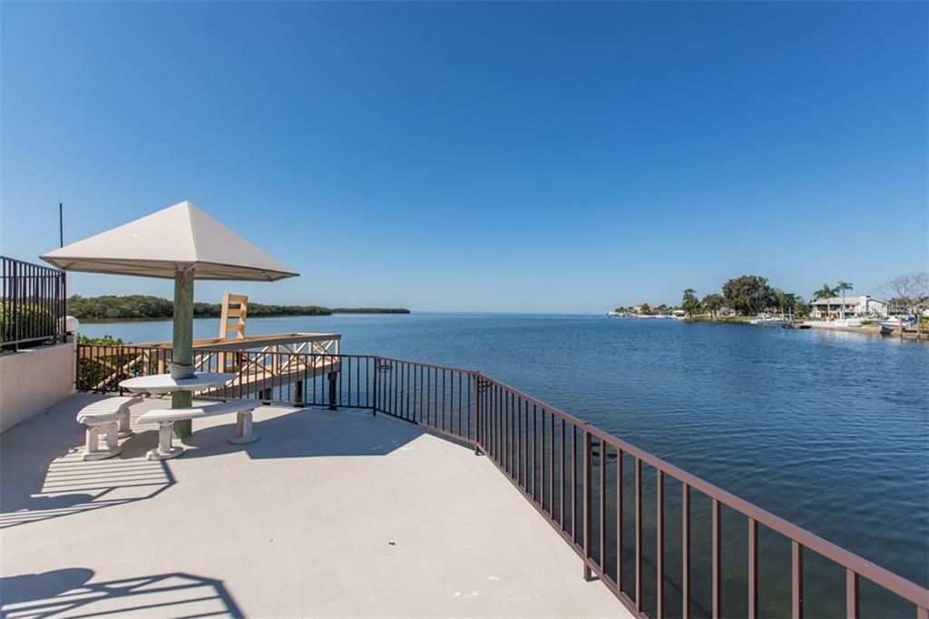 Recently Sold: $1,000,000 (4 beds, 3 baths, 2931 Square Feet)