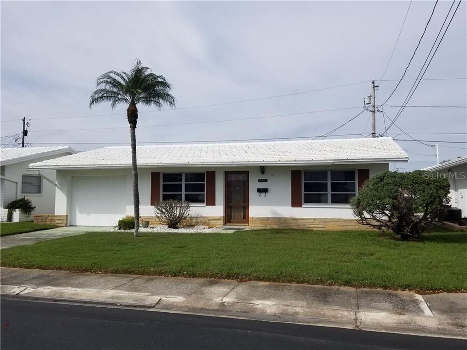 Recently Sold: $115,000 (2 beds, 1 baths, 864 Square Feet)