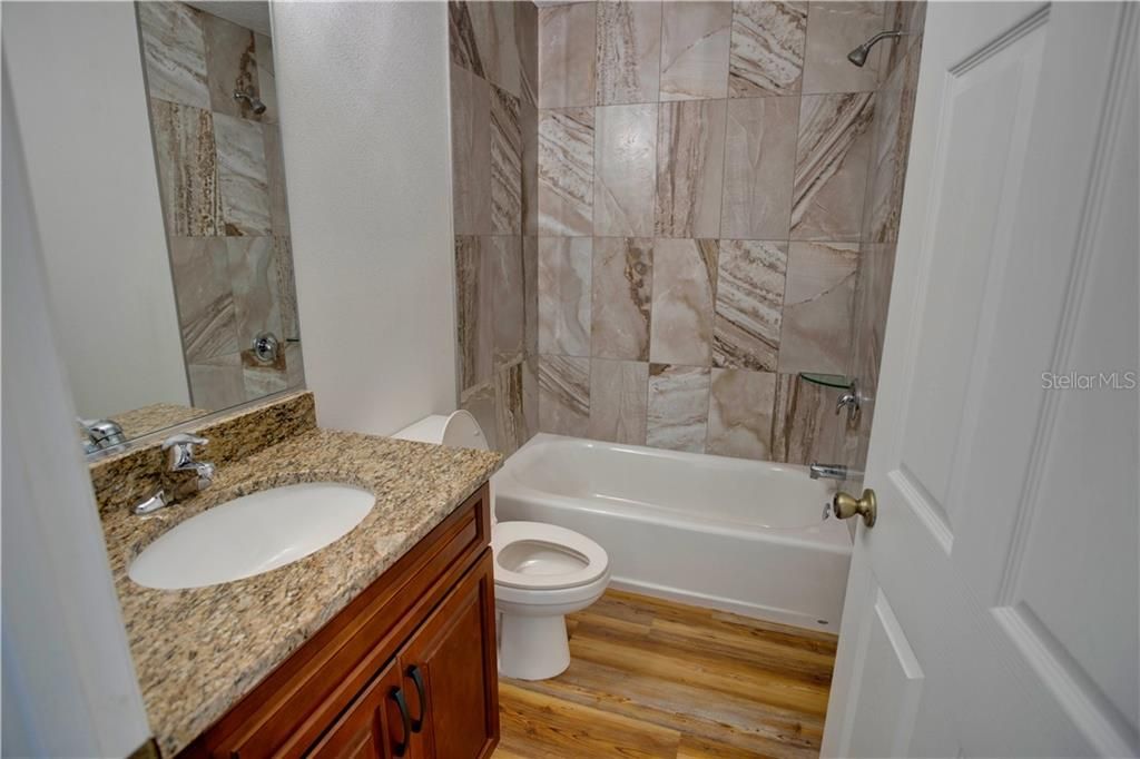 最近售出: $450,000 (3 贝兹, 2 浴室, 1400 平方英尺)
