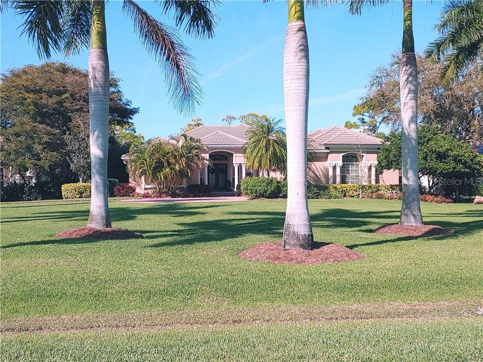 Recently Sold: $1,050,000 (4 beds, 4 baths, 3607 Square Feet)