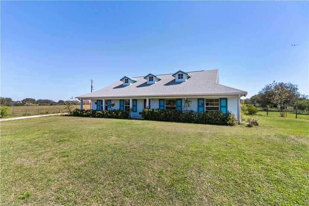 Recently Sold: $569,000 (3 beds, 2 baths, 2390 Square Feet)