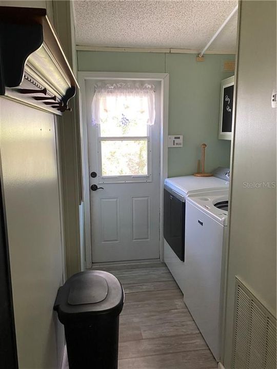 Recently Rented: $1,000 (2 beds, 2 baths, 1421 Square Feet)