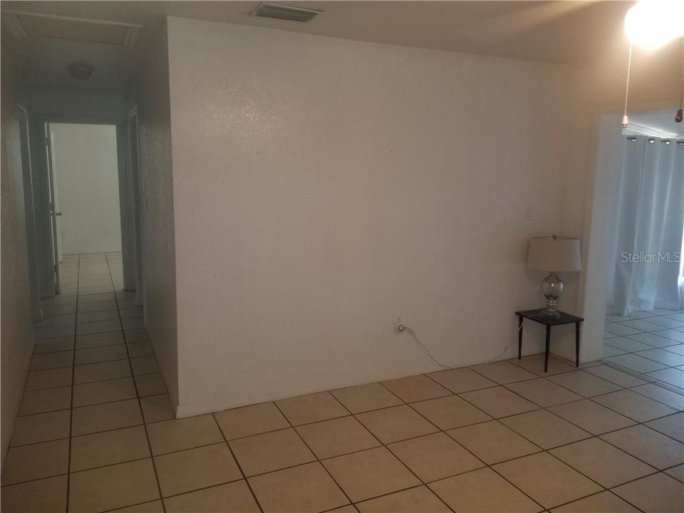 Recently Sold: $129,000 (2 beds, 1 baths, 946 Square Feet)