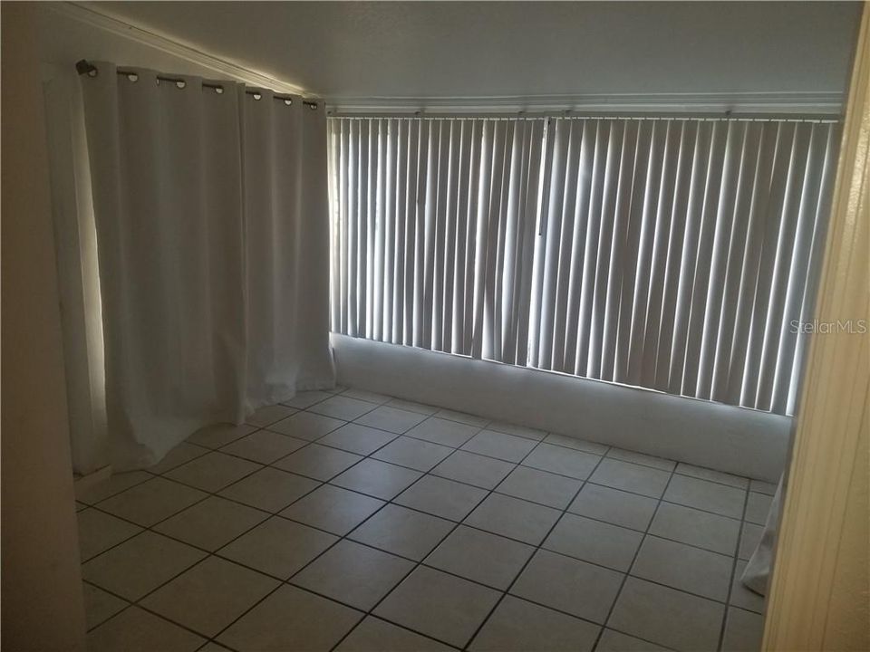 Vendido Recientemente: $129,000 (2 camas, 1 baños, 946 Pies cuadrados)