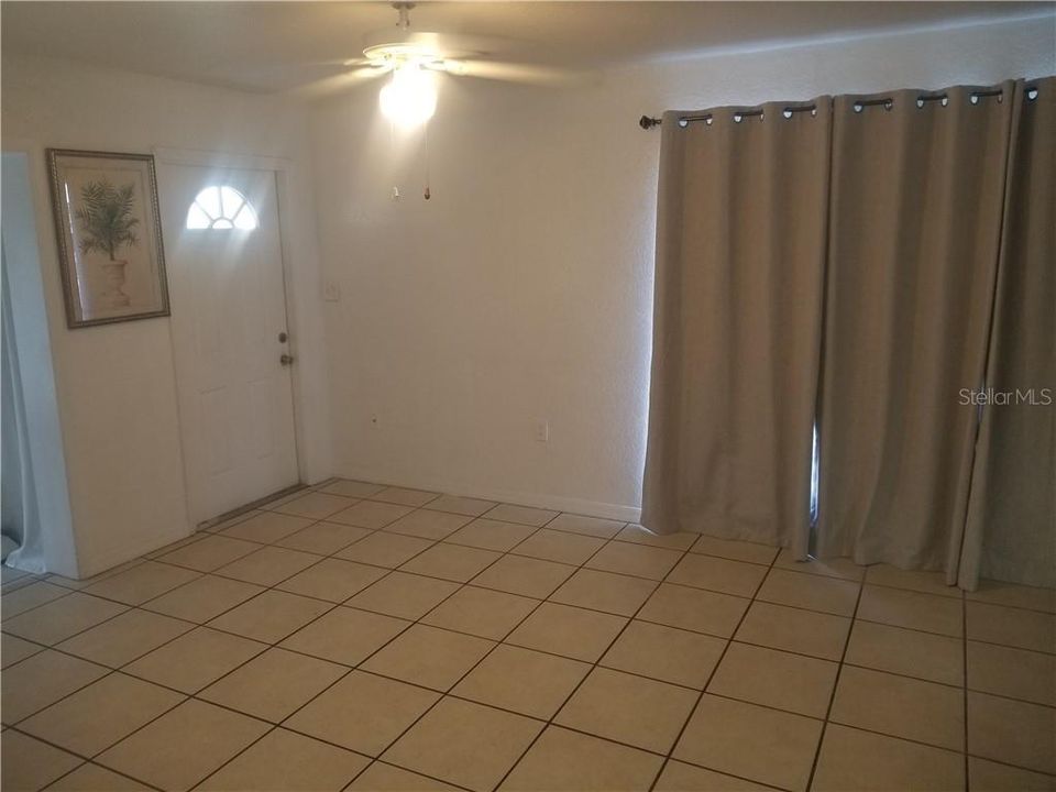 Vendido Recientemente: $129,000 (2 camas, 1 baños, 946 Pies cuadrados)