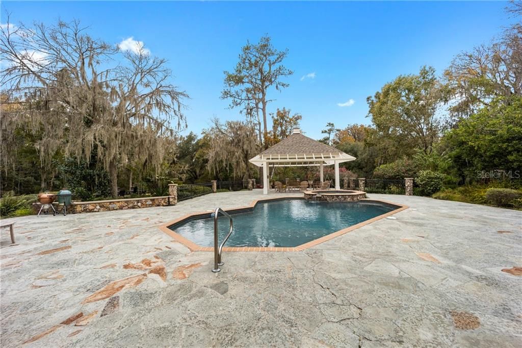 Recently Sold: $1,300,000 (5 beds, 5 baths, 7197 Square Feet)