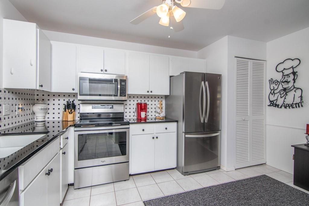 Spacious kitchen with granite countertops, and newer stainless steel appliances (4 yrs. old)