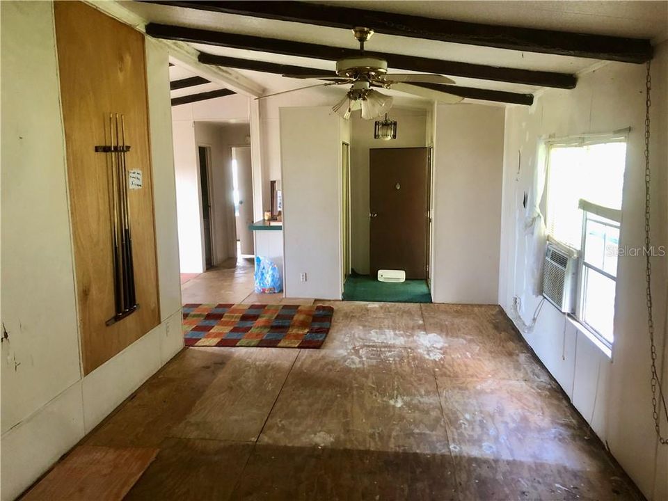 Vendido Recientemente: $259,000 (3 camas, 2 baños, 1390 Pies cuadrados)