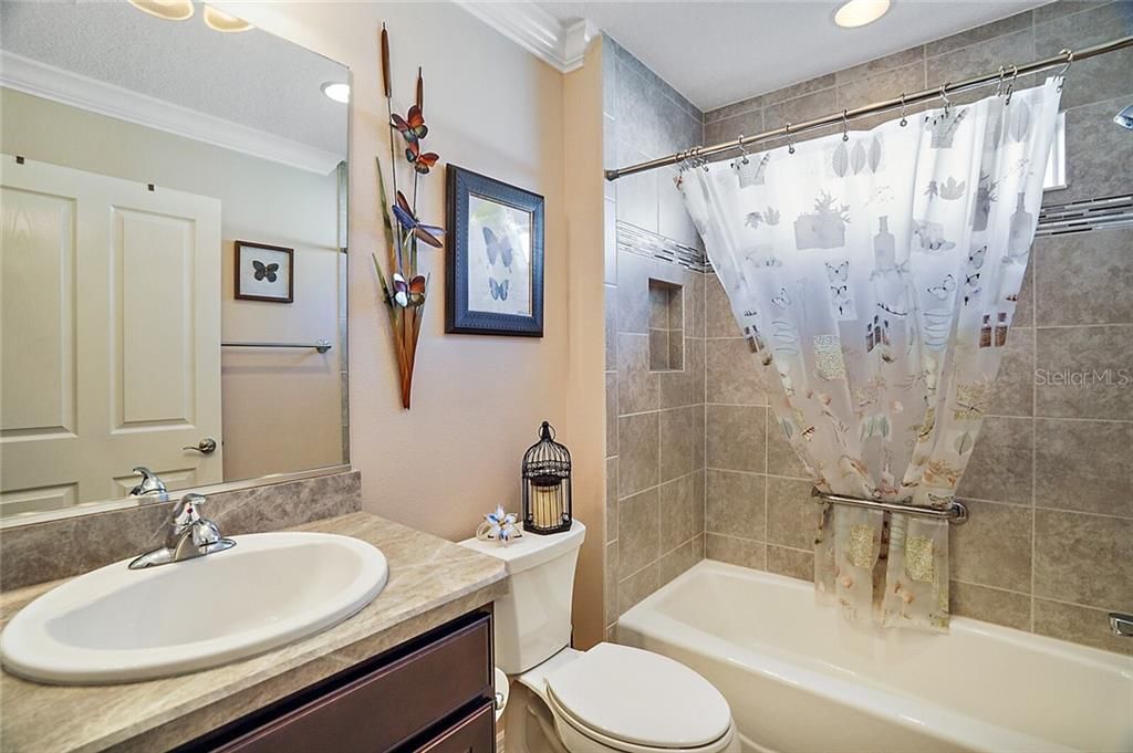 最近售出: $374,900 (3 贝兹, 2 浴室, 1925 平方英尺)