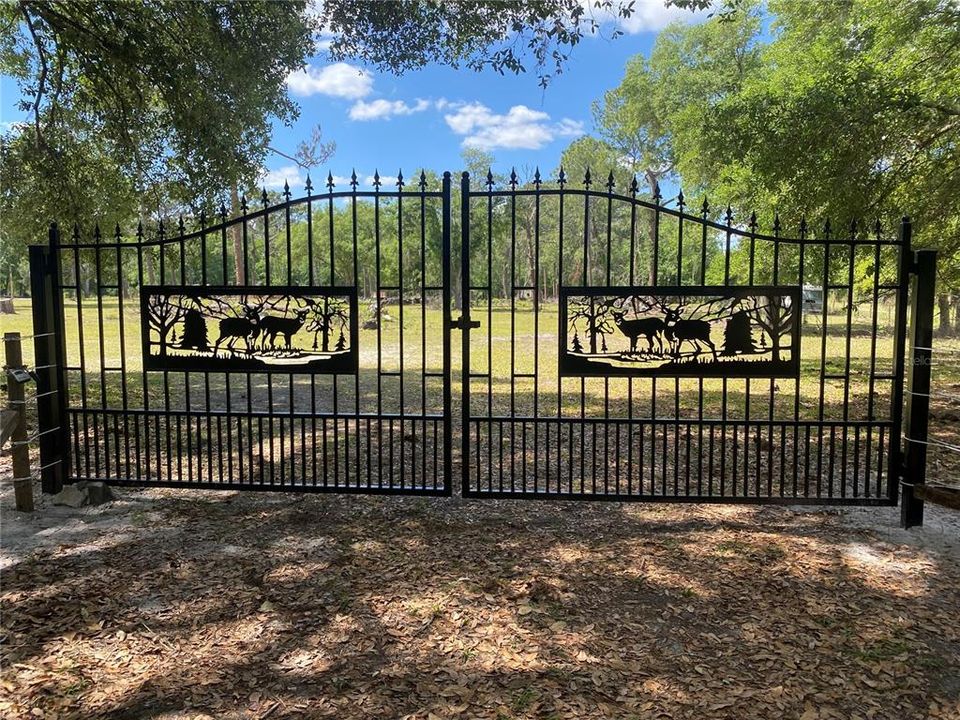 For Sale: $1,250,000 (26.45 acres)