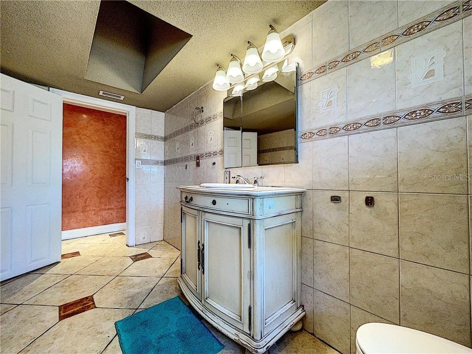 最近售出: $169,900 (3 贝兹, 1 浴室, 1156 平方英尺)