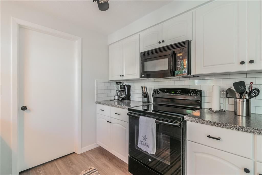 Recently Rented: $3,500 (2 beds, 2 baths, 1223 Square Feet)