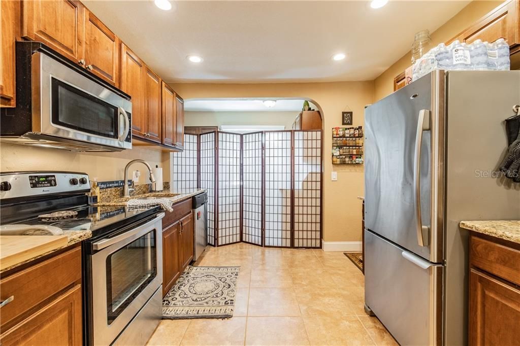 Recently Sold: $249,999 (3 beds, 2 baths, 1101 Square Feet)