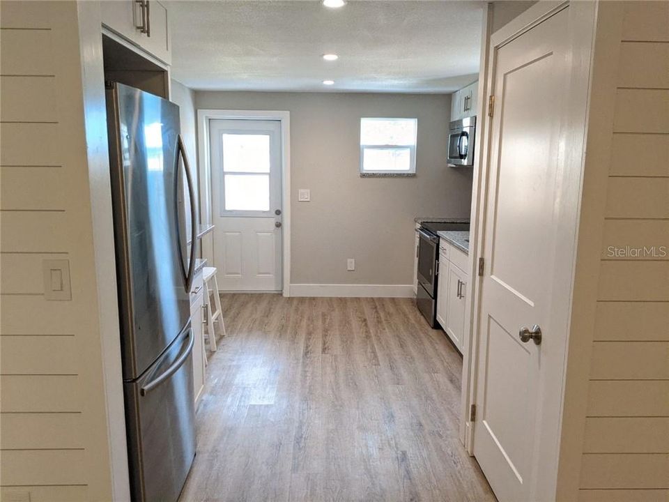 Recently Sold: $179,600 (2 beds, 1 baths, 672 Square Feet)