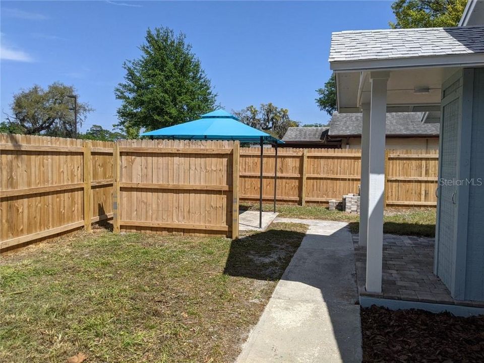 Recently Sold: $179,600 (2 beds, 1 baths, 672 Square Feet)