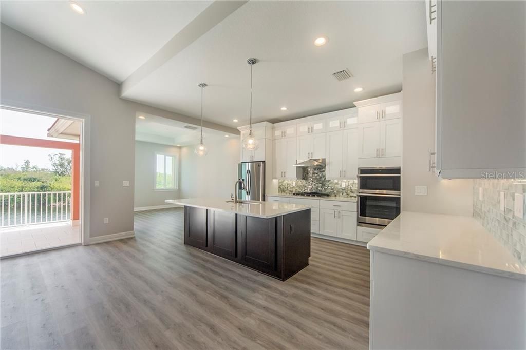 Recently Sold: $1,249,000 (3 beds, 2 baths, 2334 Square Feet)