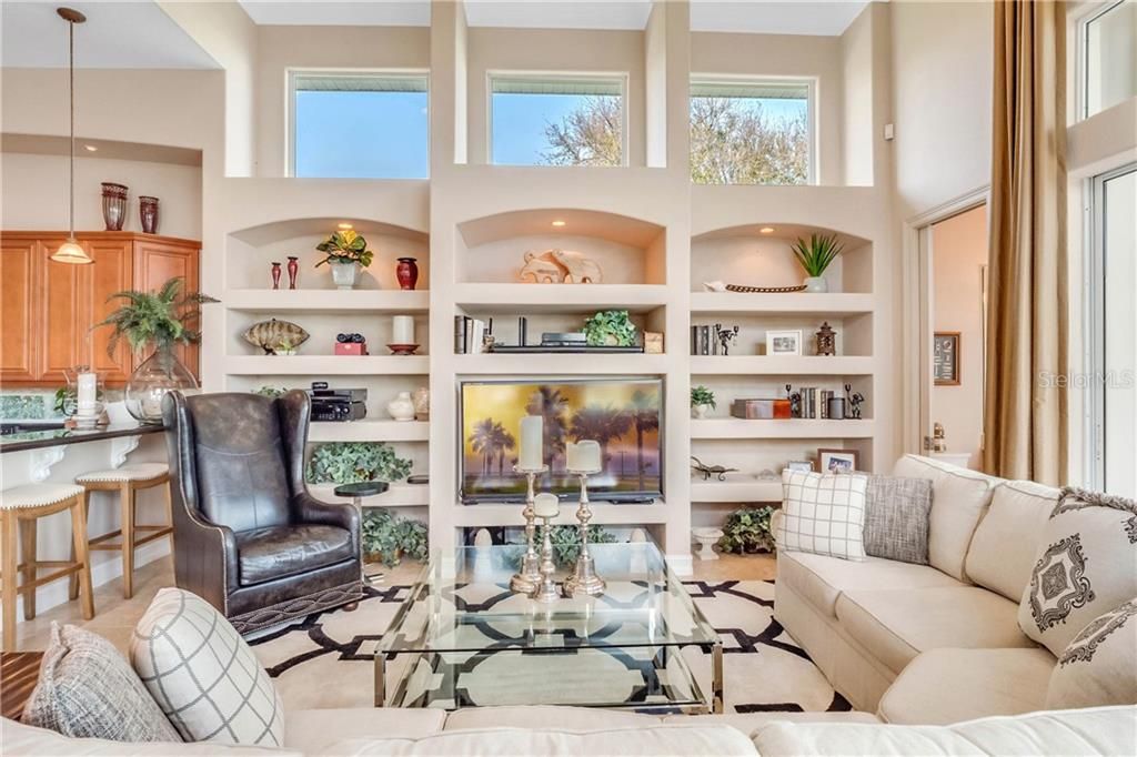 Recently Sold: $899,000 (5 beds, 4 baths, 4061 Square Feet)