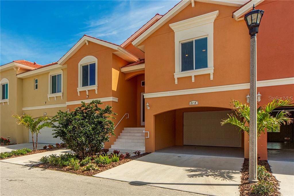 Recently Sold: $1,229,000 (3 beds, 2 baths, 2334 Square Feet)